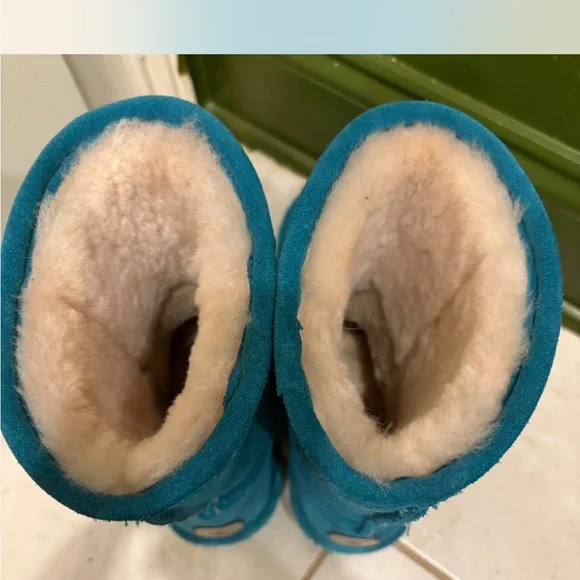 Bearpaw Suede Boots - Picture 3 of 4